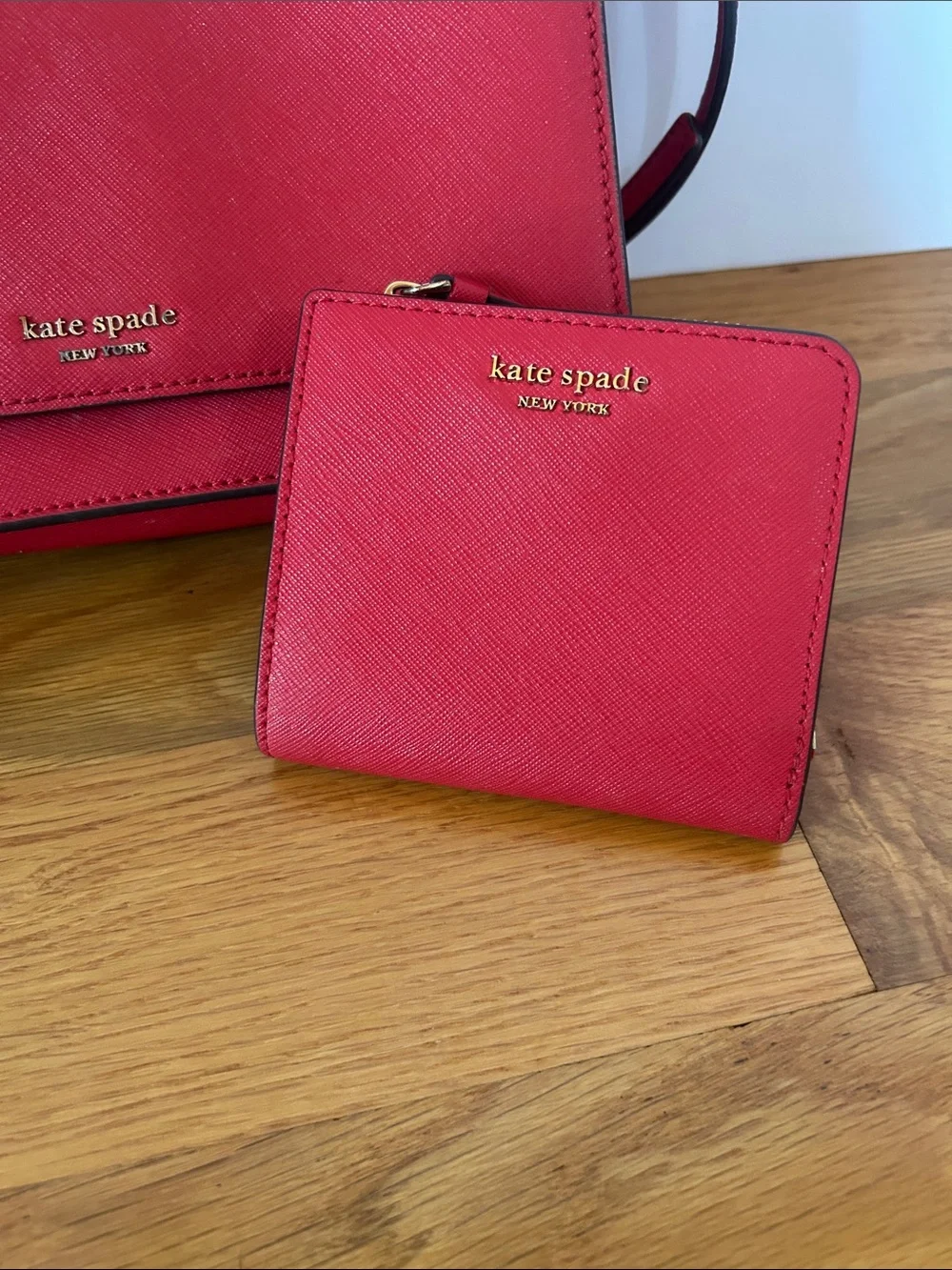 Kate Spade New York CAMERON CONVERTIBLE CROSSBODY in Red with Matching Wallet